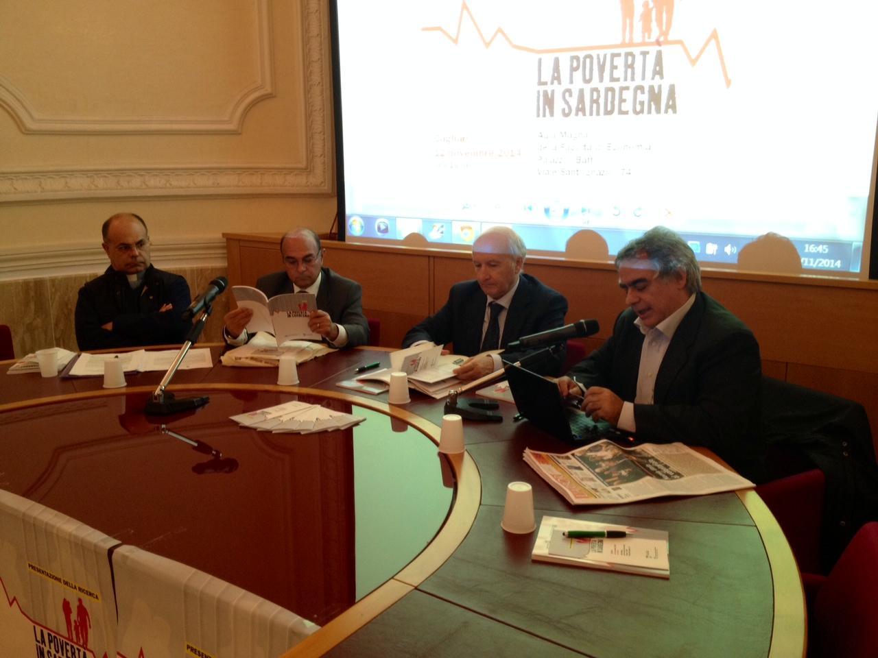 Un momento della presentazione del dossier sulla povertà in Sardegna