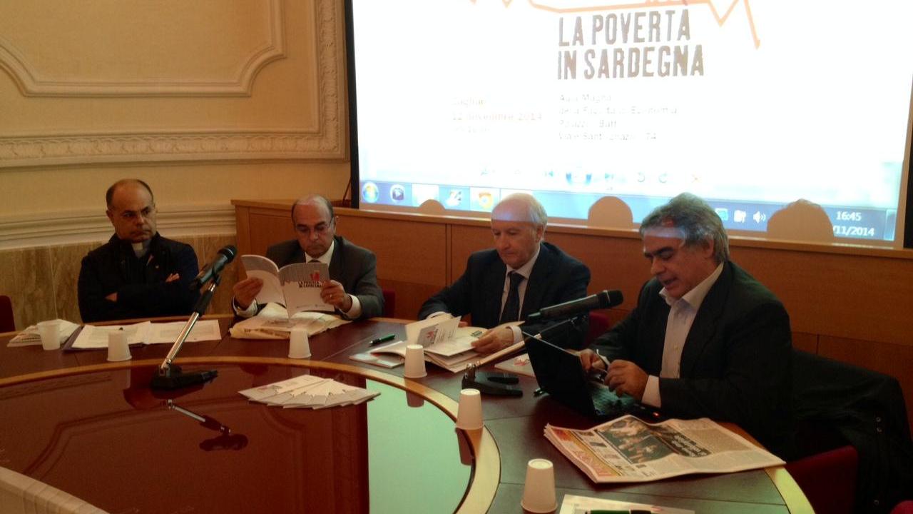 Un momento della presentazione del dossier sulla povertà in Sardegna
