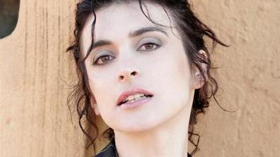 Nela Lucic porta a Rubiera la sensualità anni ’80