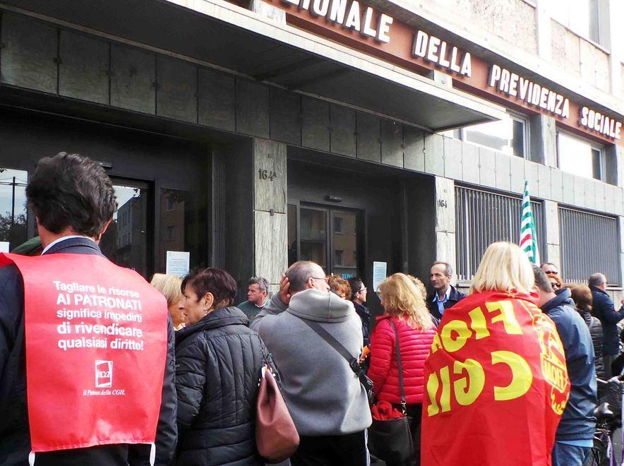 I patronati mobilitati contro i tagli ai fondi sociali
