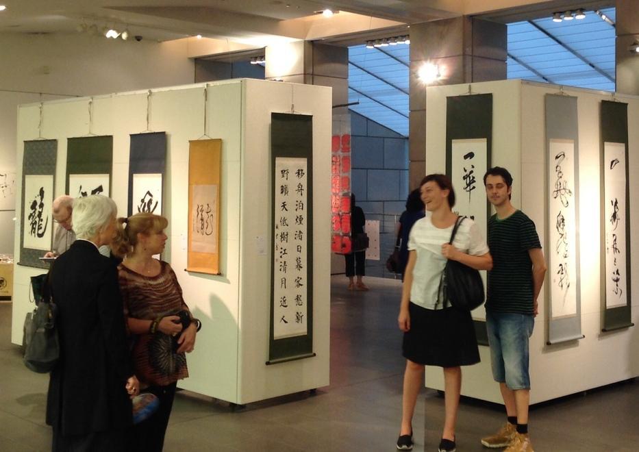 Gli ideogrammi di Silvia Guberti nello “shodo” italiano 
