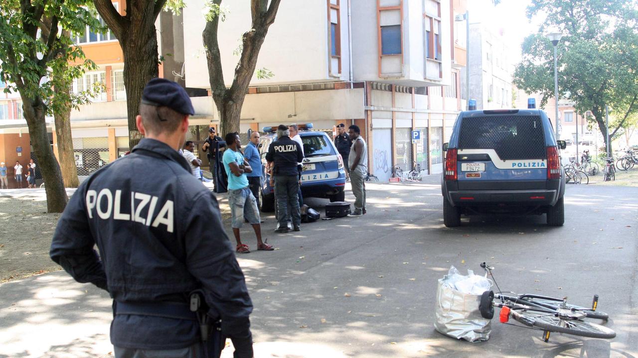La polizia nell'area del Grattacielo
