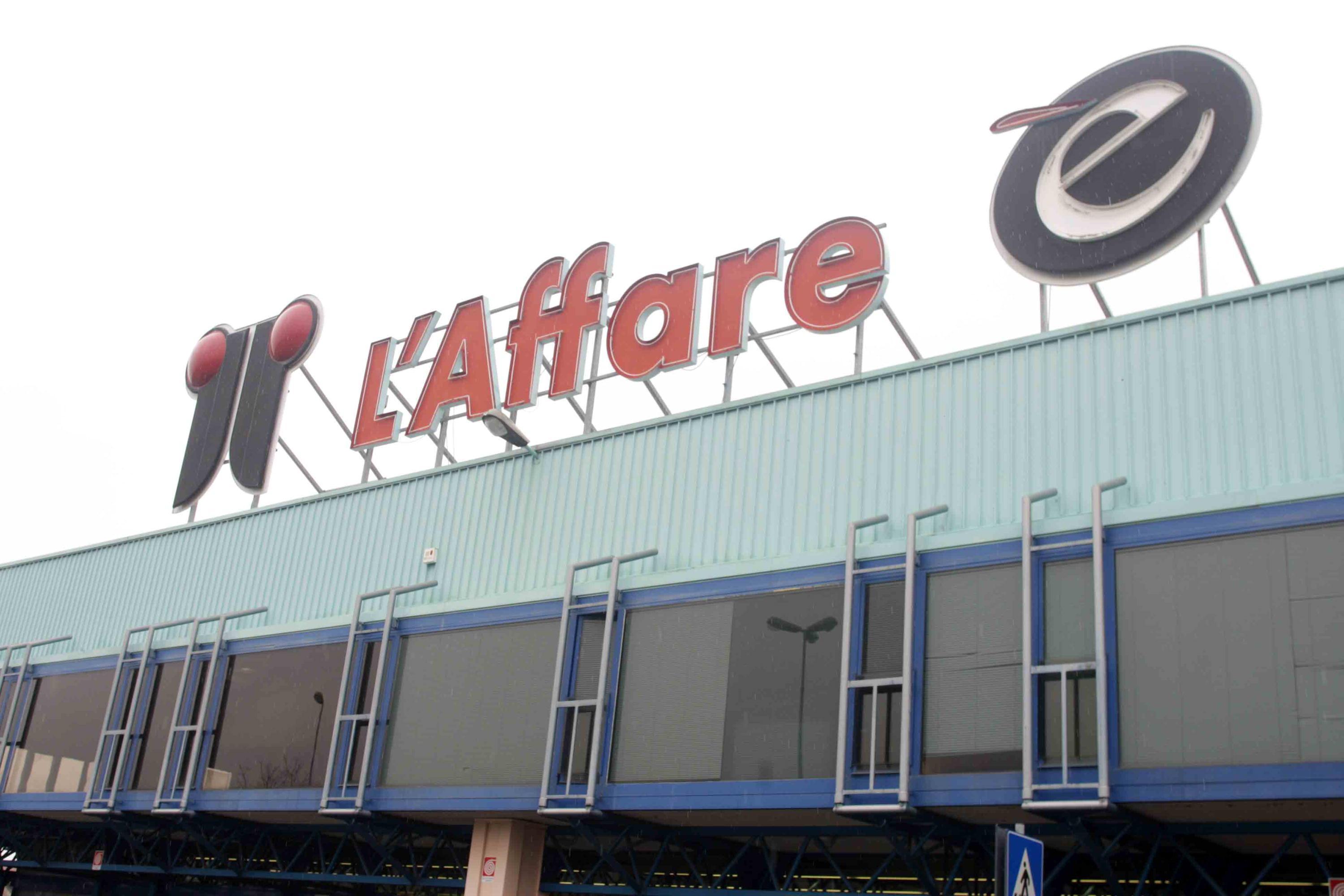 Furto nella notte al supermercato l'Affare