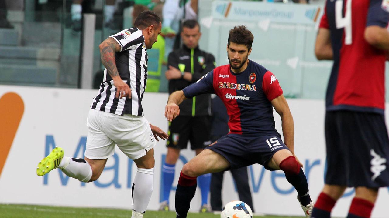 Il difensore del Cagliari Luca Rossettini