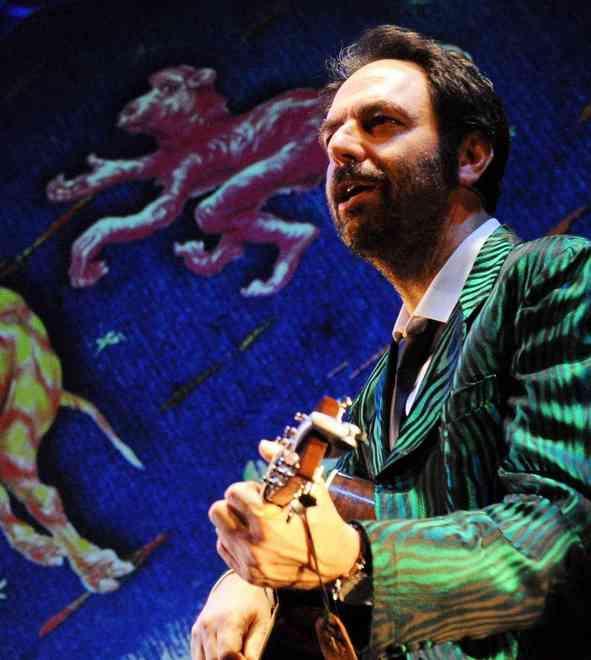 Neri Marcorè nel mondo dei Beatles 