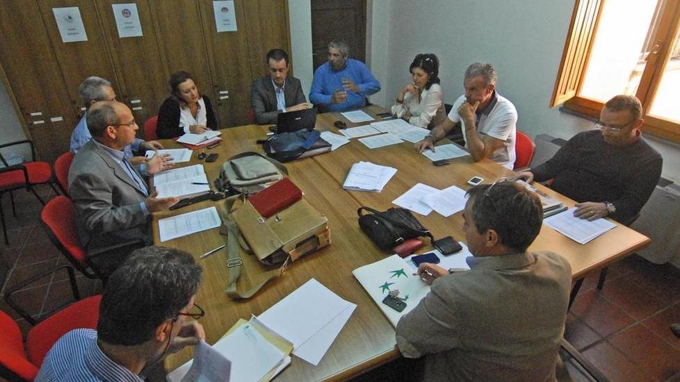 L’opposizione boccia Tendas, le commissioni non ripartono