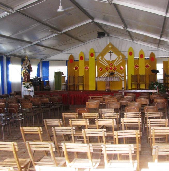 Il sacerdote ha un malore durante i funerali 