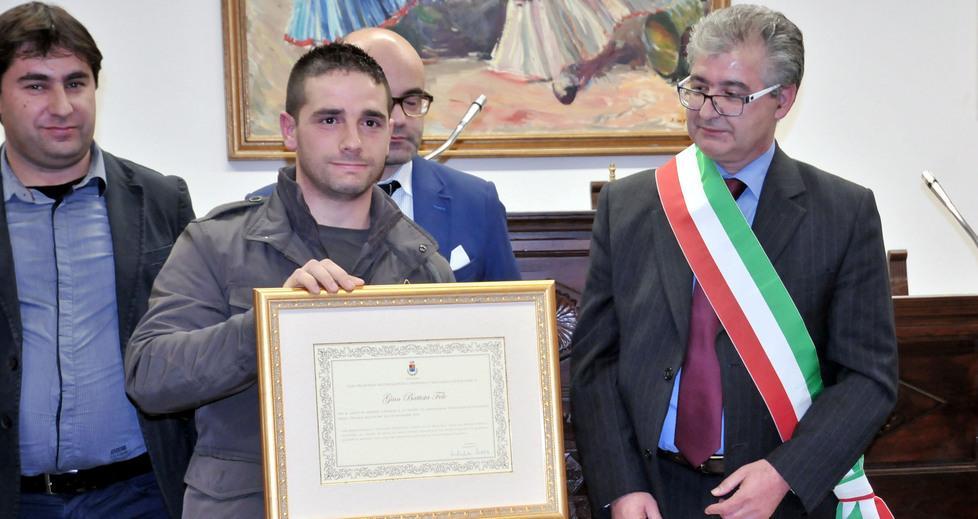 Premiati gli eroi che salvarono gli agenti 