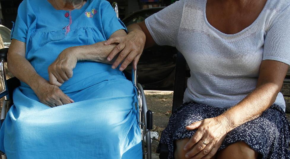 Pensionato 90enne picchiato dalla badante 