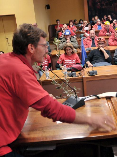 Unica, seconda tappa: solidarietà di Nuoro agli esuberi in lotta 