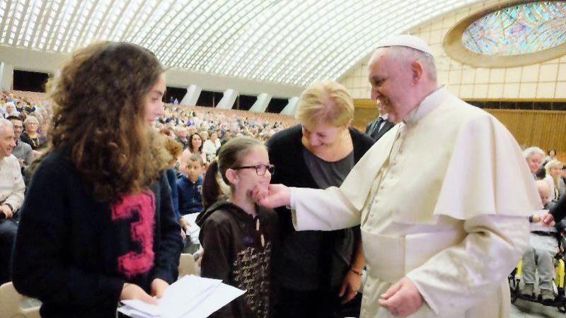 Lucia, la ragazzina che inseguiva il Papa