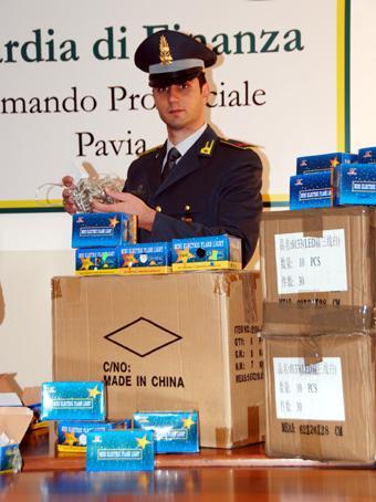 Sequestrate luci natalizie pericolose