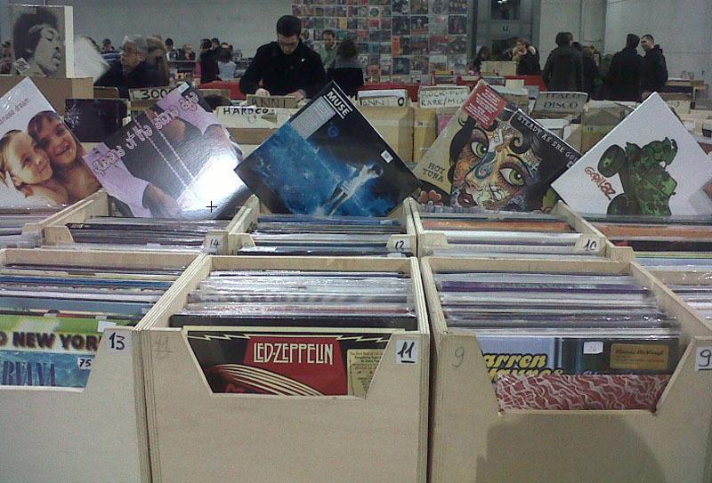 Dischi, cd, dvd usati e da collezione al PalaFanticini