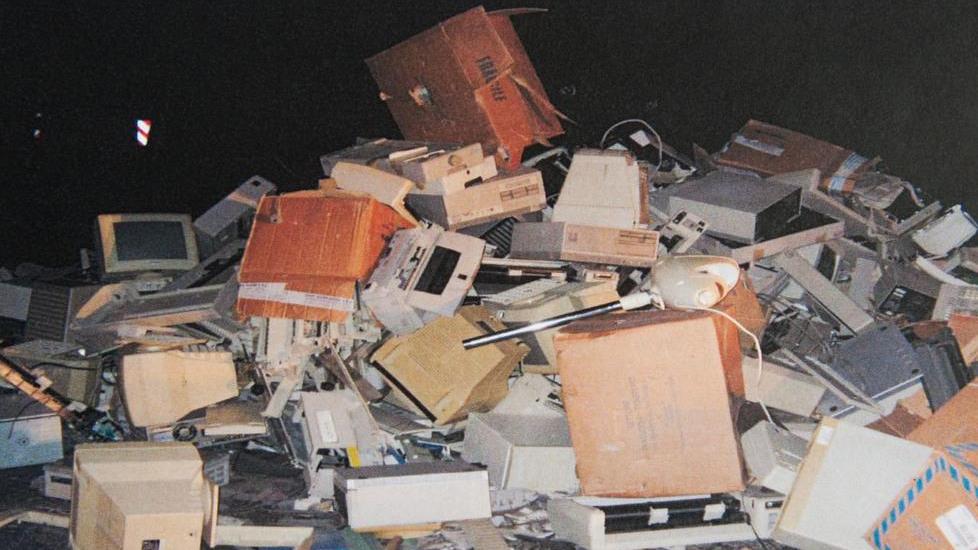 Traffico rifiuti hi-tech, due arresti