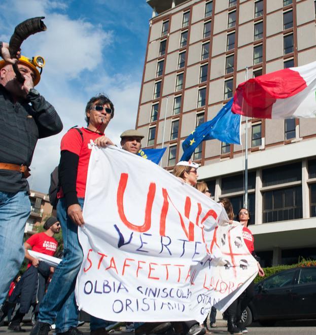 Gli esuberi da Pigliaru: tensione, ma il dialogo c’è 
