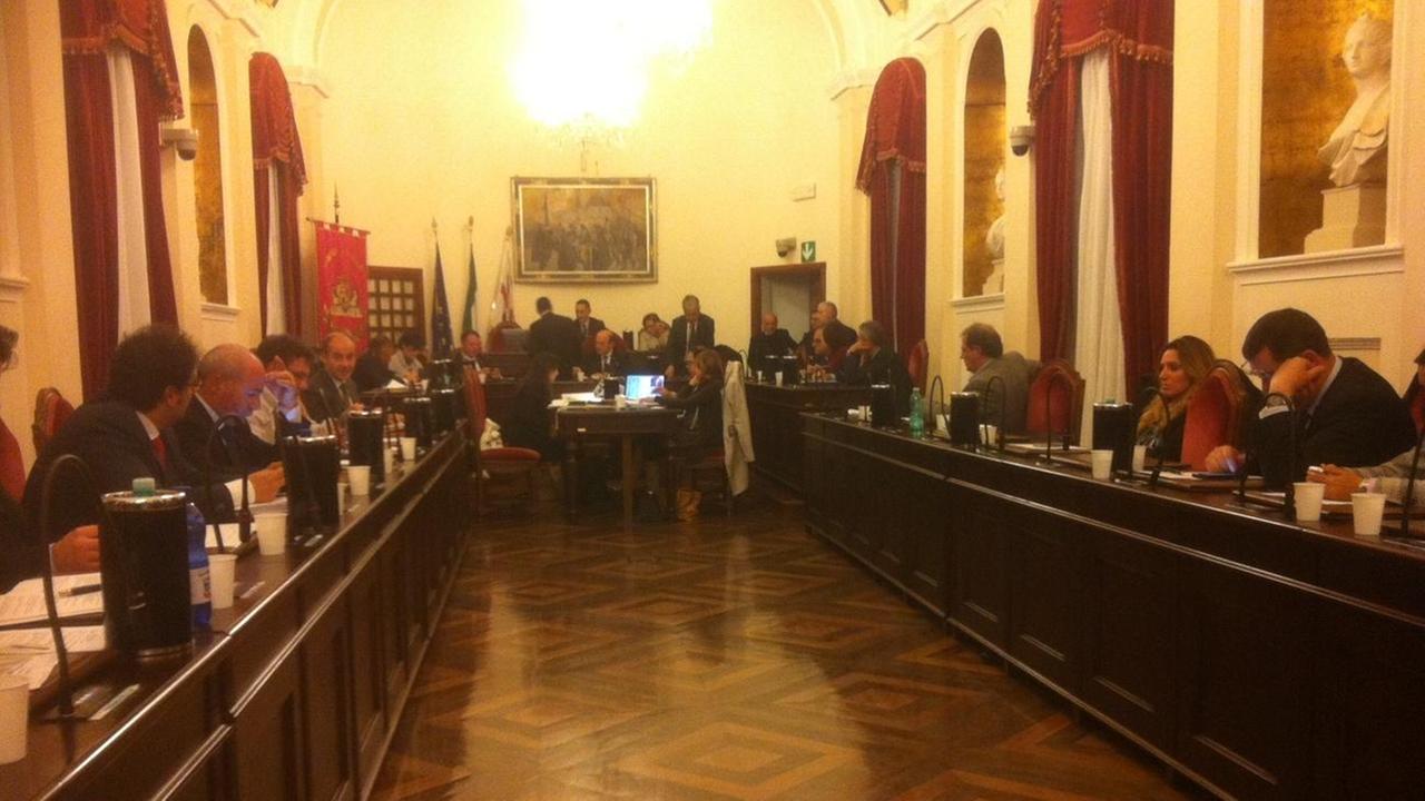 Una seduta del consiglio comunale di Sassari