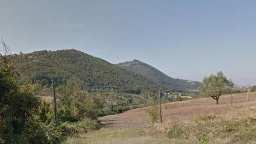 Terreni costosi, un anello e accuse di concussione