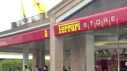 Derubano fotoreporter: arrestati