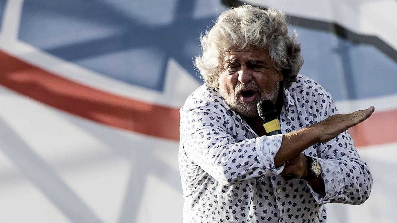 Grillo: "Solo noi senza indagati"