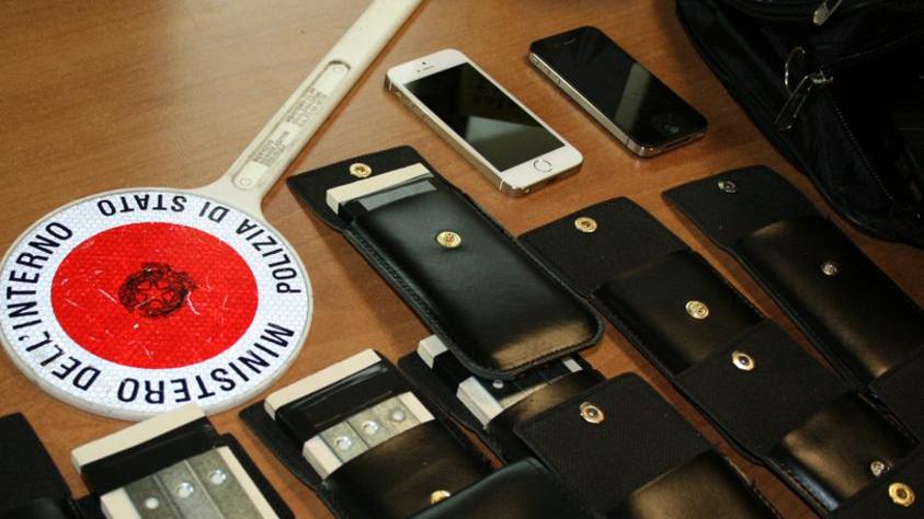 Pc e iPhone? Pacchi di sale e pezzi di legno
