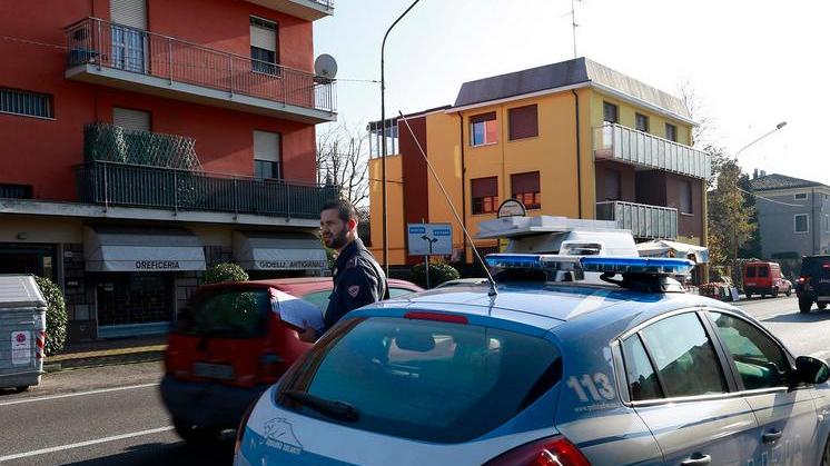 San Damaso, anziana chiede aiuto al 118 e poi muore in casa