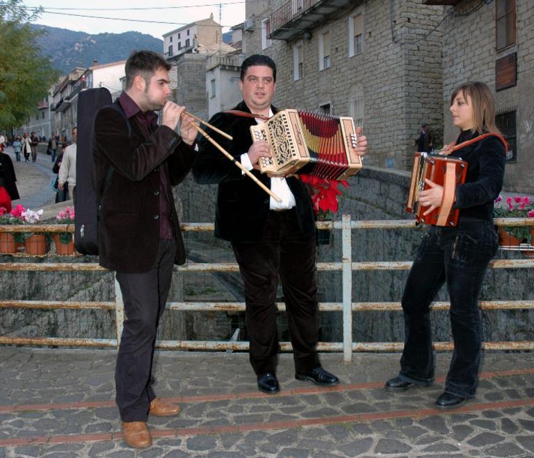 Olzai, i saperi e i sapori da scoprire nelle Cortes 