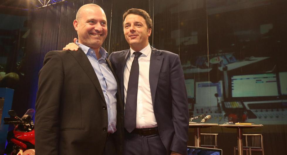 Renzi e Bonaccini alla festa finale 