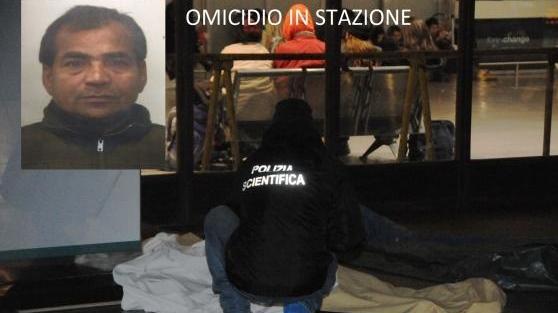 I rilievi della polizia dopo l'omicidio