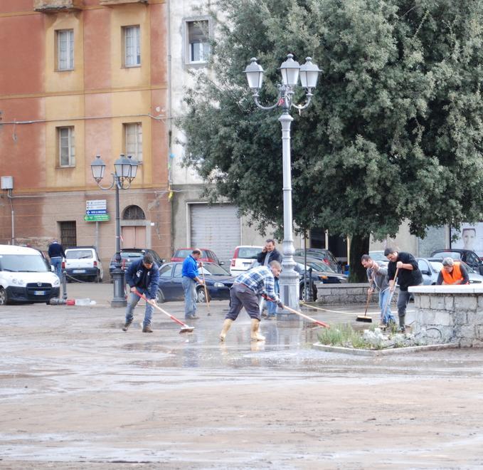Partiti i lavori in piazza Asproni 