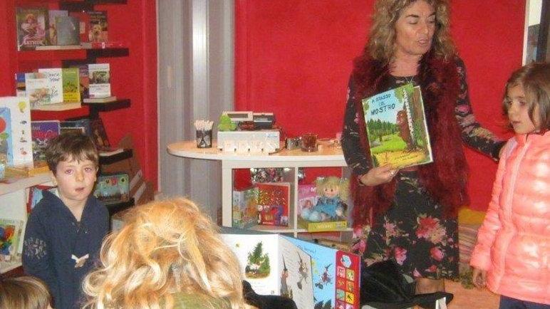 Una libreria per ragazzi sotto i portici