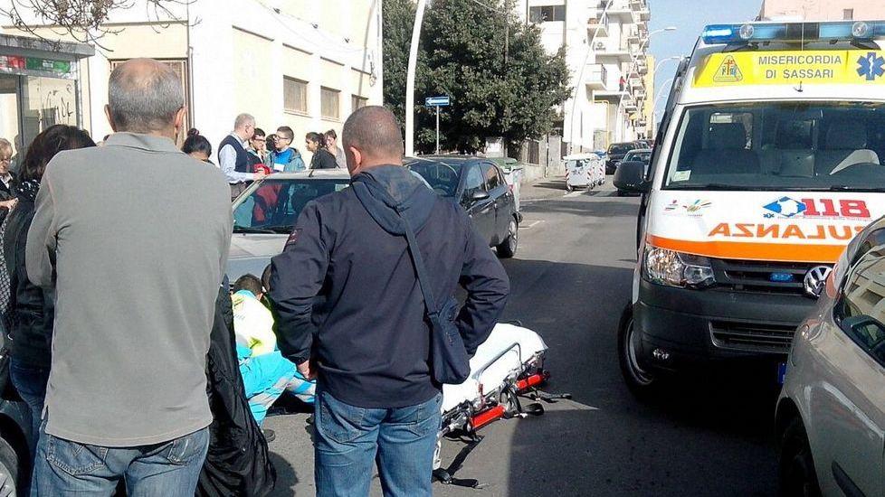 Bambino investito davanti alla chiesa