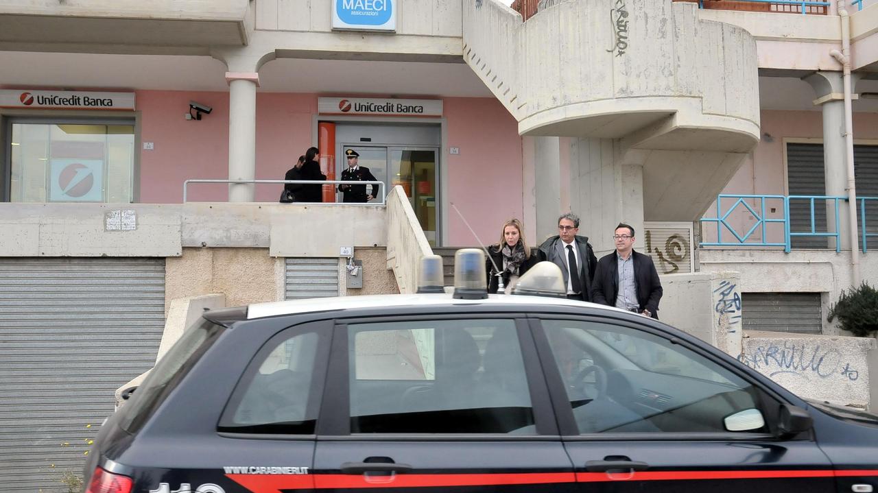 L'agenzia dell'Unicredit rapinata a Nuoro