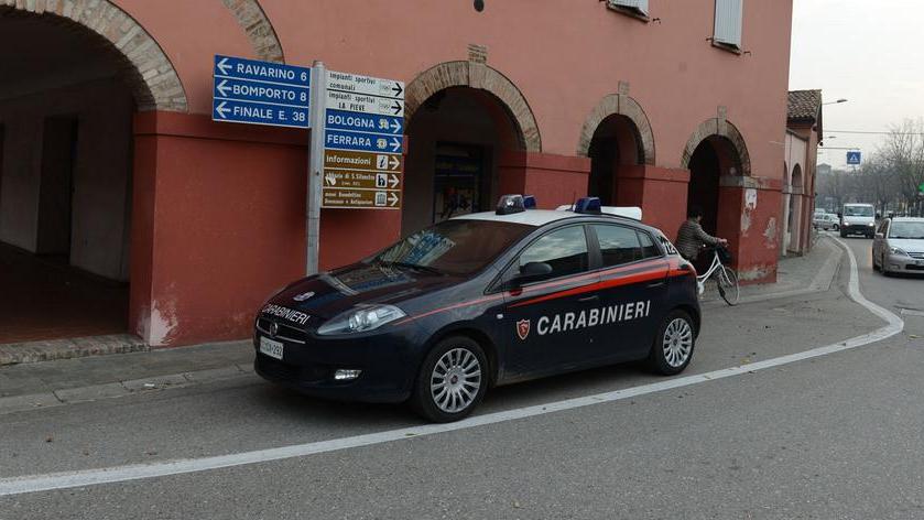 Spaccata di notte alla sala scommesse Sparito l’incasso