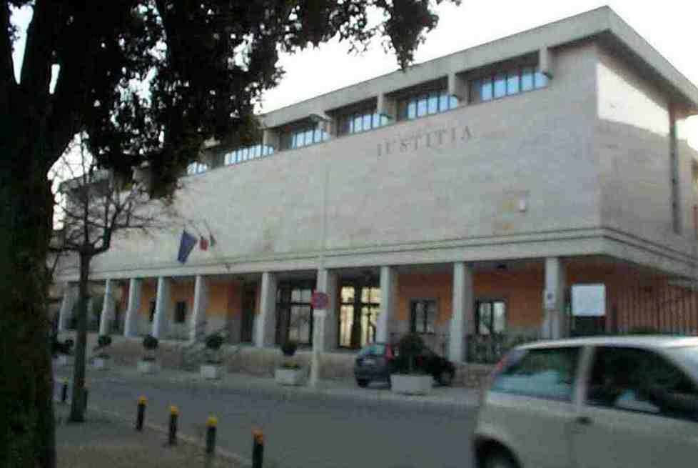Usura in Alta Gallura , rinviato il processo 