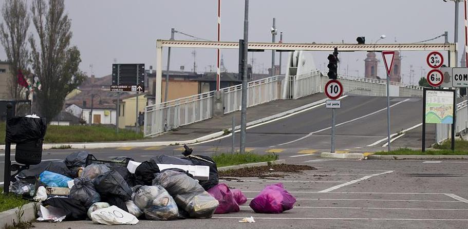 Sì alle telecamere in centro per sorprendere chi sporca 