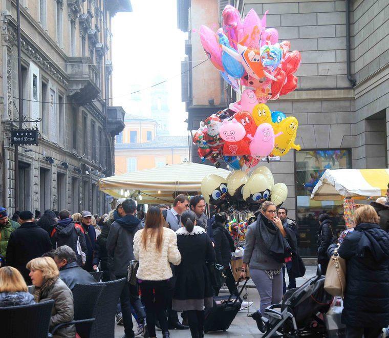 Migliaia in centro per San Prospero 