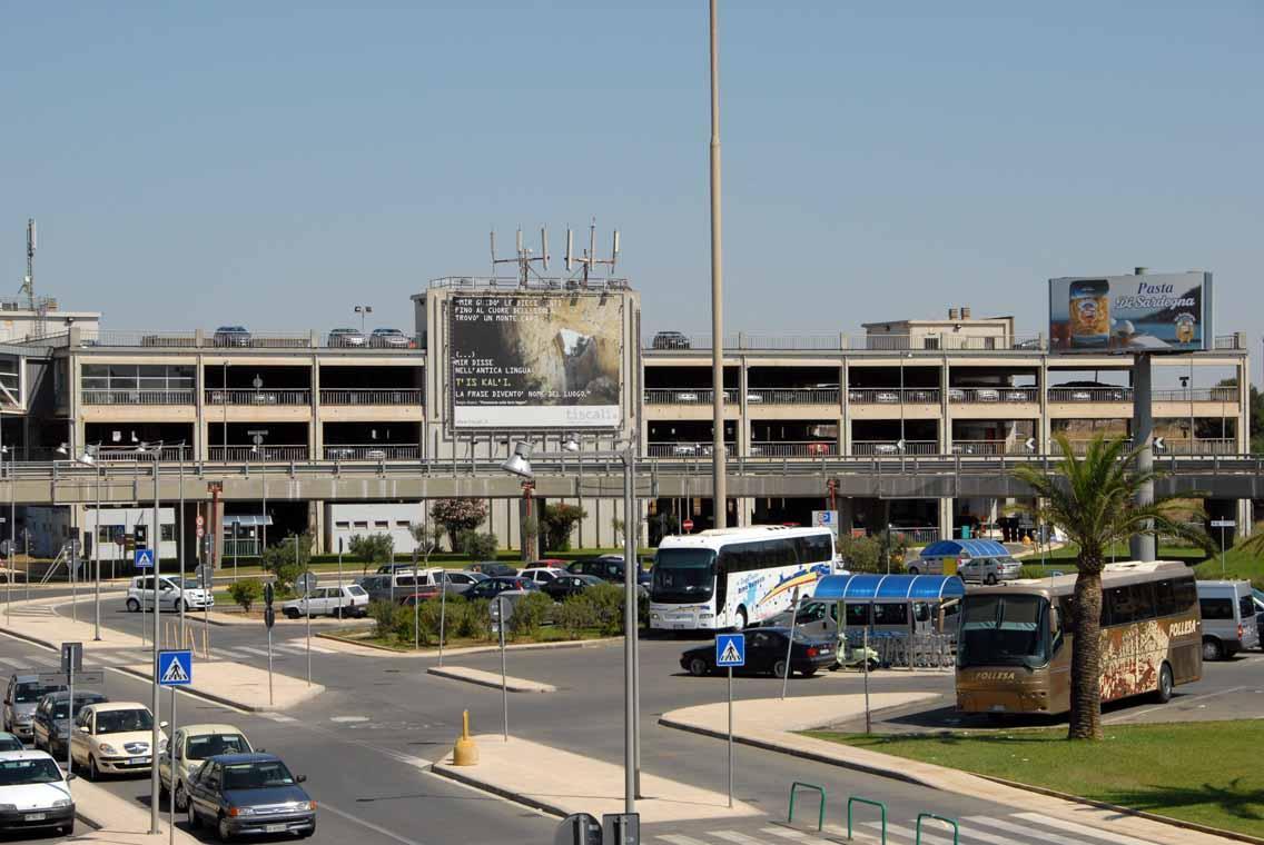 L'aeroporto di Elmas (immagine di archivio)