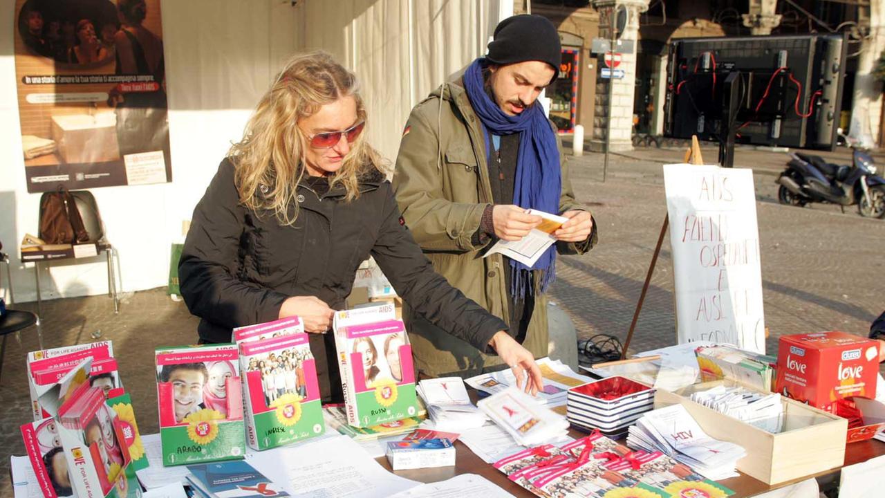 Hiv, casi in calo ma serve più informazione