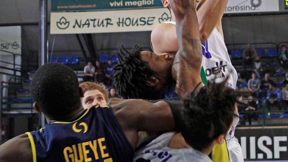 «Dopo il colpo non ho ricordi Ma l’arbitro come non ha visto?»