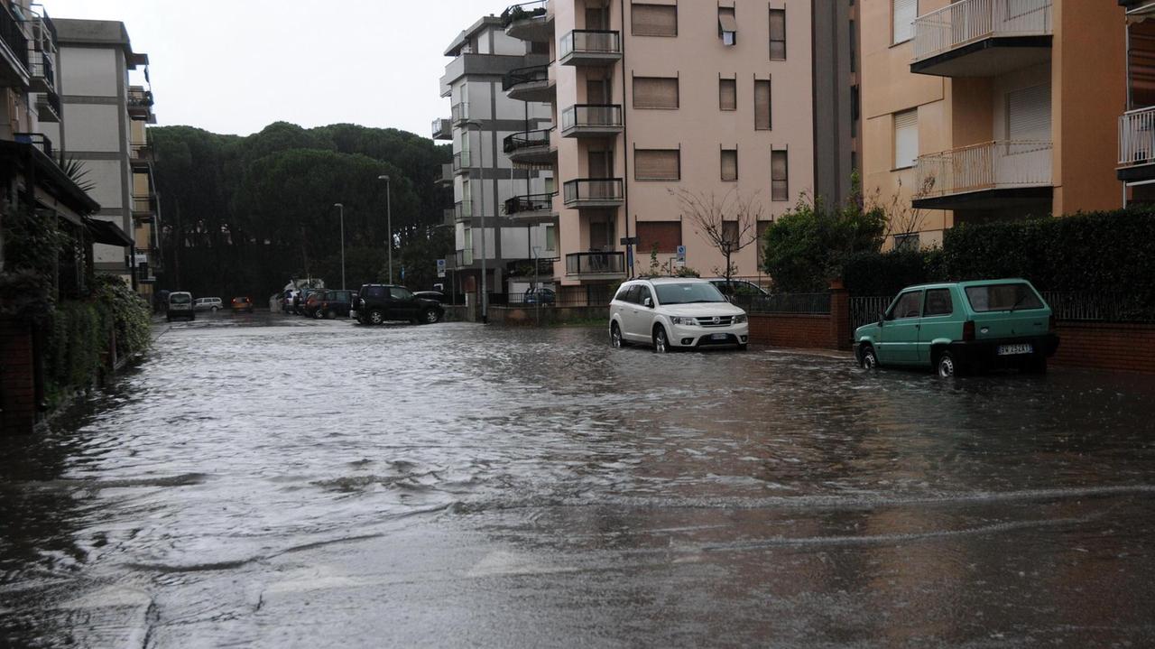 Allerta meteo, scuole chiuse a Follonica