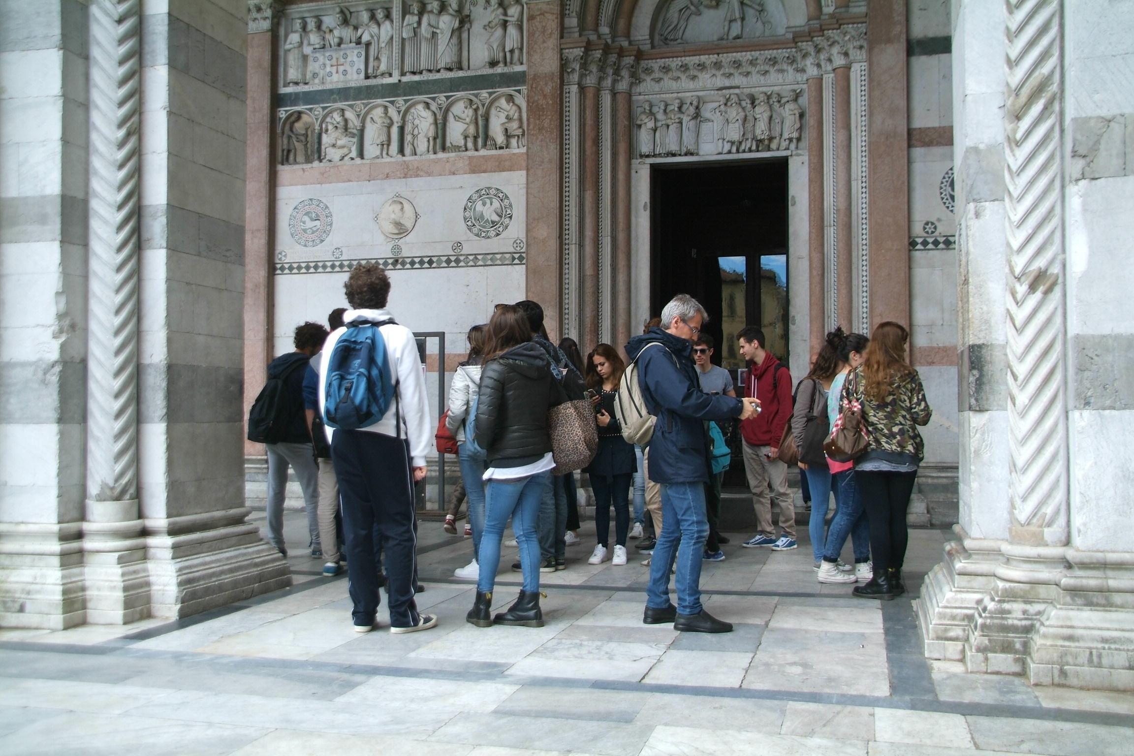 Turismo, ancora in calo presenze e arrivi nella Piana