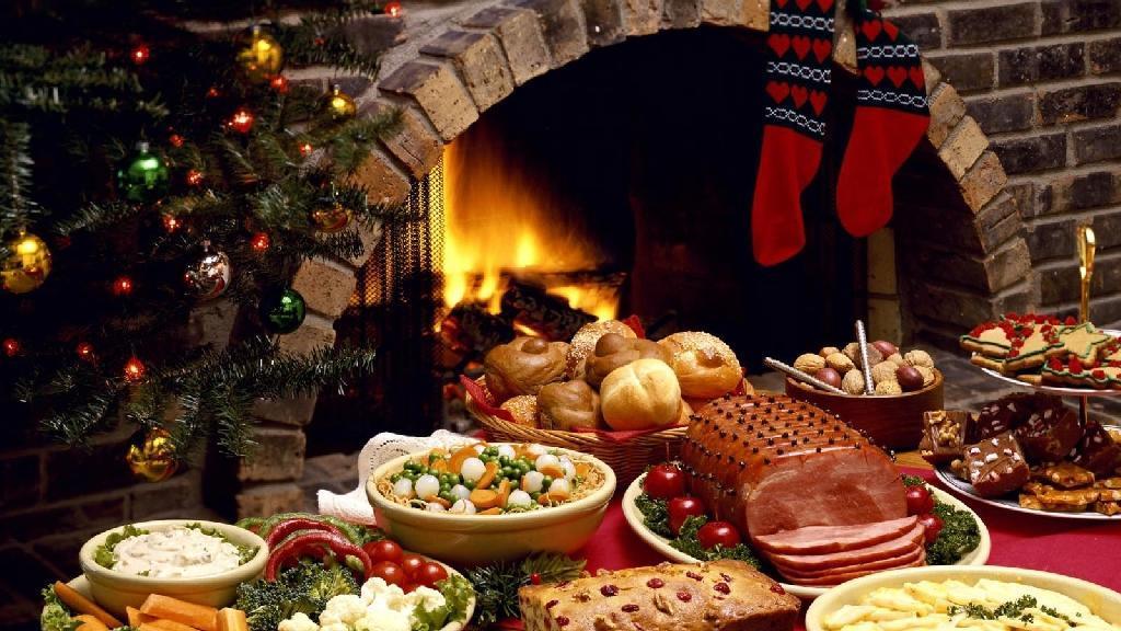 Cena di beneficenza con panettone artigianale di 20 chili