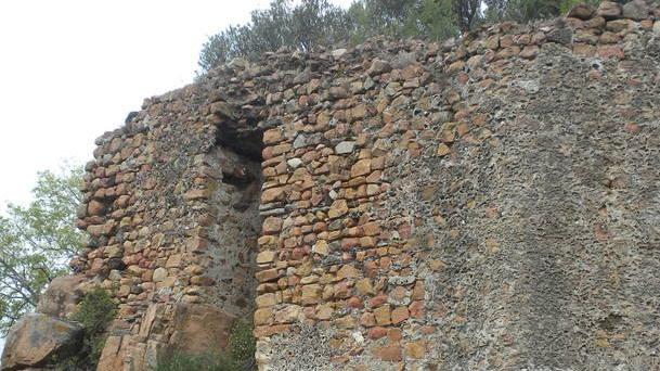 Castello della Medusa, assalto dei tombaroli nell’area archeologica 