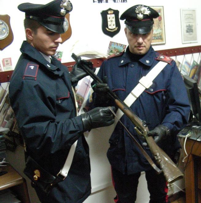 Furto di computer a scuola una famiglia finisce in cella 