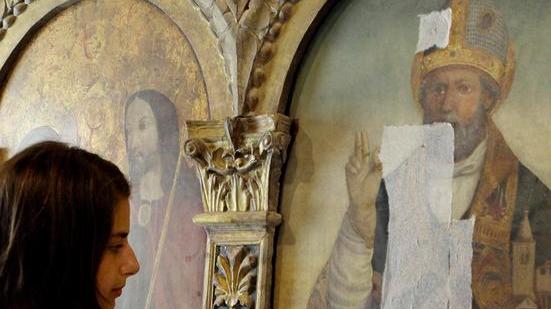 UNA DELLE OPERE SIMBOLO SALVATE DAI POMPIERI