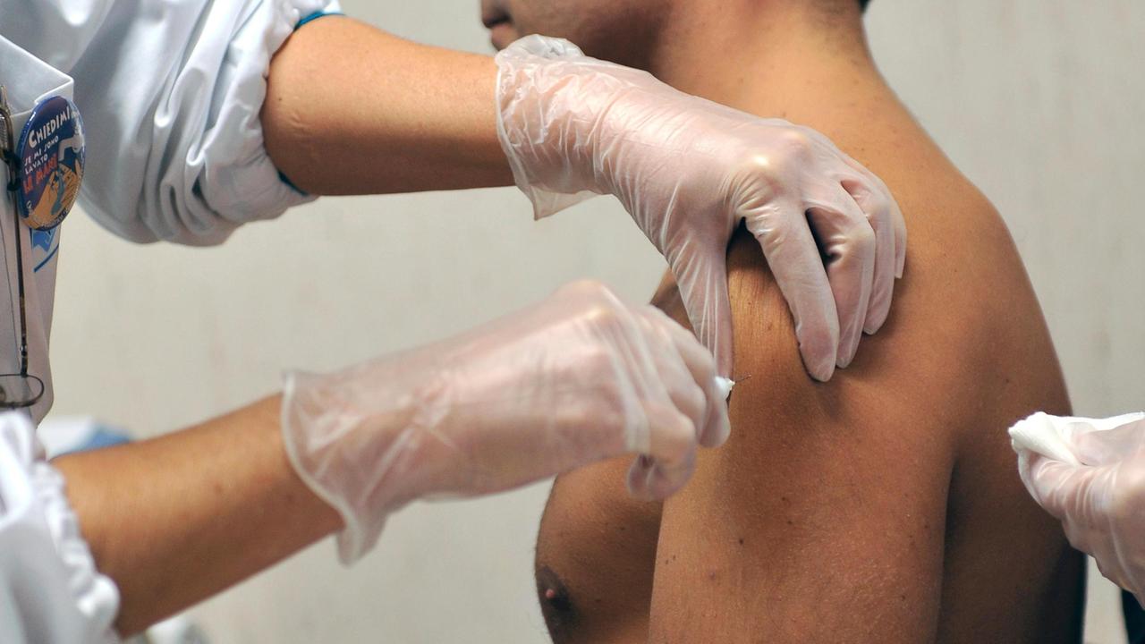 Vaccino anti influenza in Sardegna, copertura di 3 quarti della popolazione target