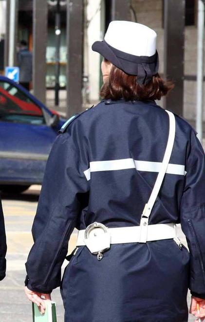 Tre somari rincorsi dai vigili 