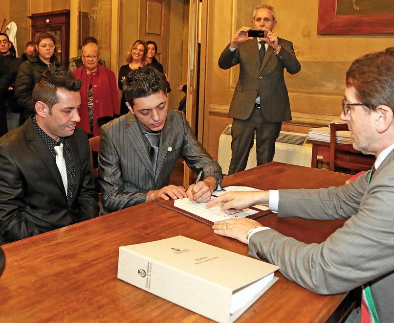 Coppia gay prima iscritta nel registro Unioni civili 
