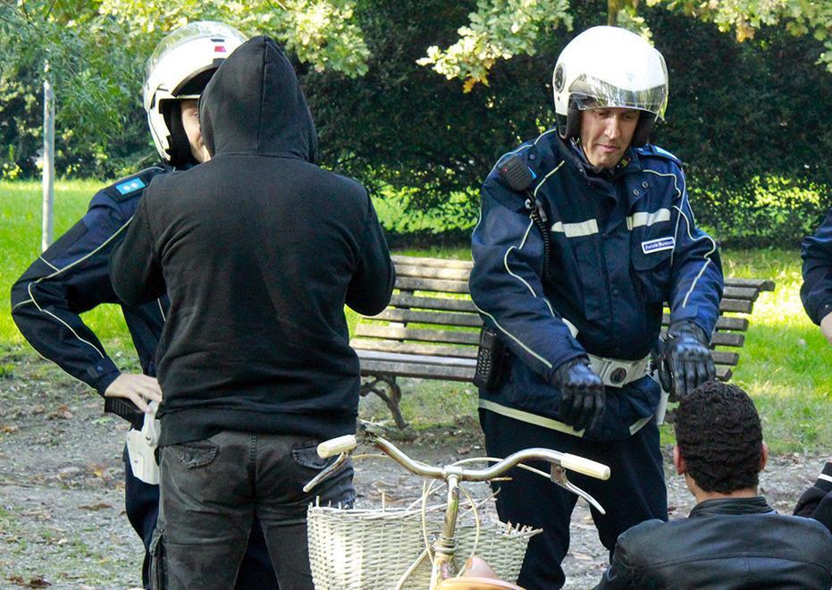 Droga ai Ducali: banda di spacciatori viene accerchiata