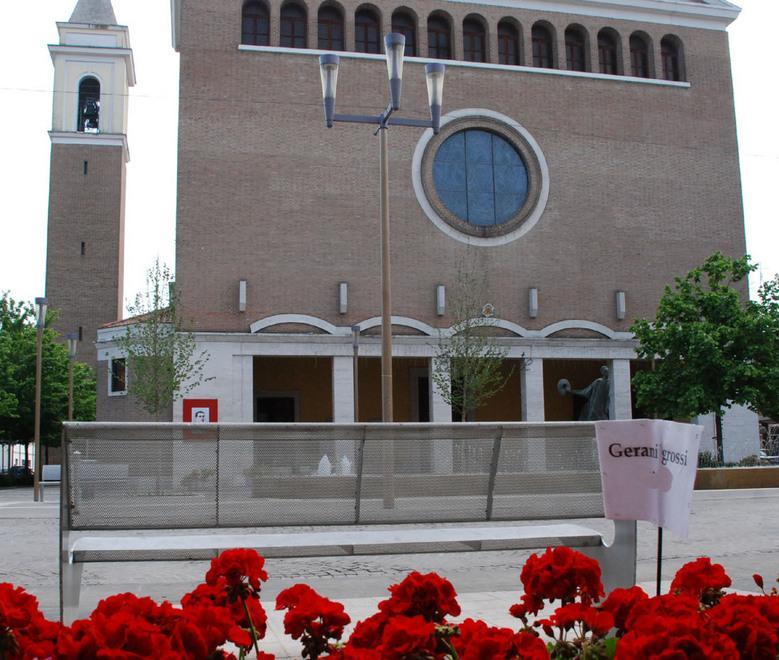 L’addio all’anziano morto dopo un malore